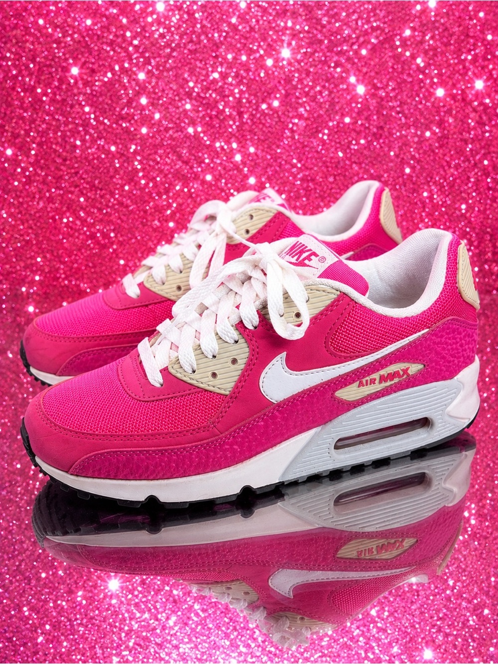 Nike Kids Pink and White Air Max mens/boys size 6Y